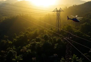 Linha de transmissão da Eletrobras conectando Manaus a Boa Vista, integrando Roraima ao sistema elétrico nacional.